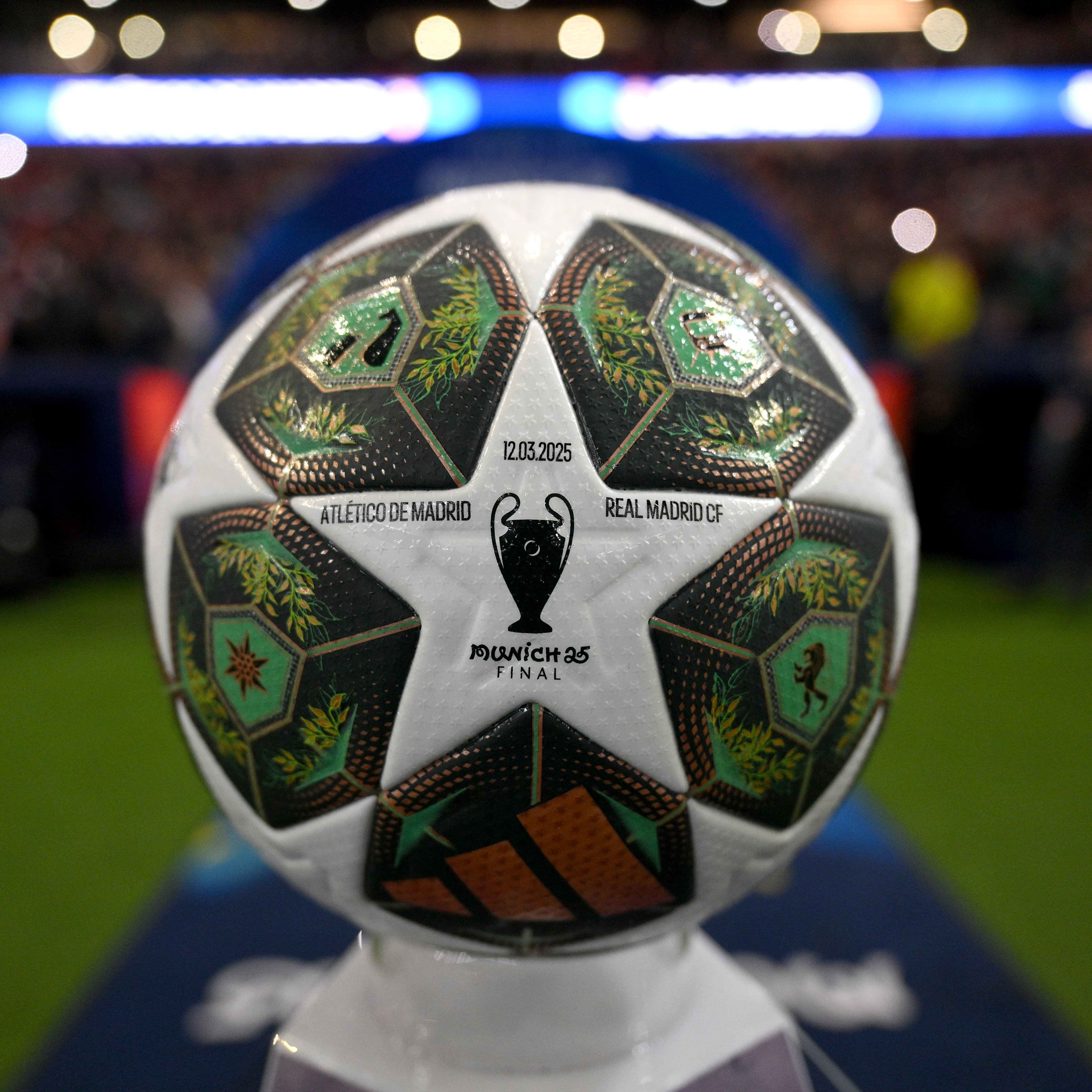 包含NBA季后赛赛程吃紧，拉齐奥今夜伤情更新，球迷炸锅，球探报告显示潜力的词条