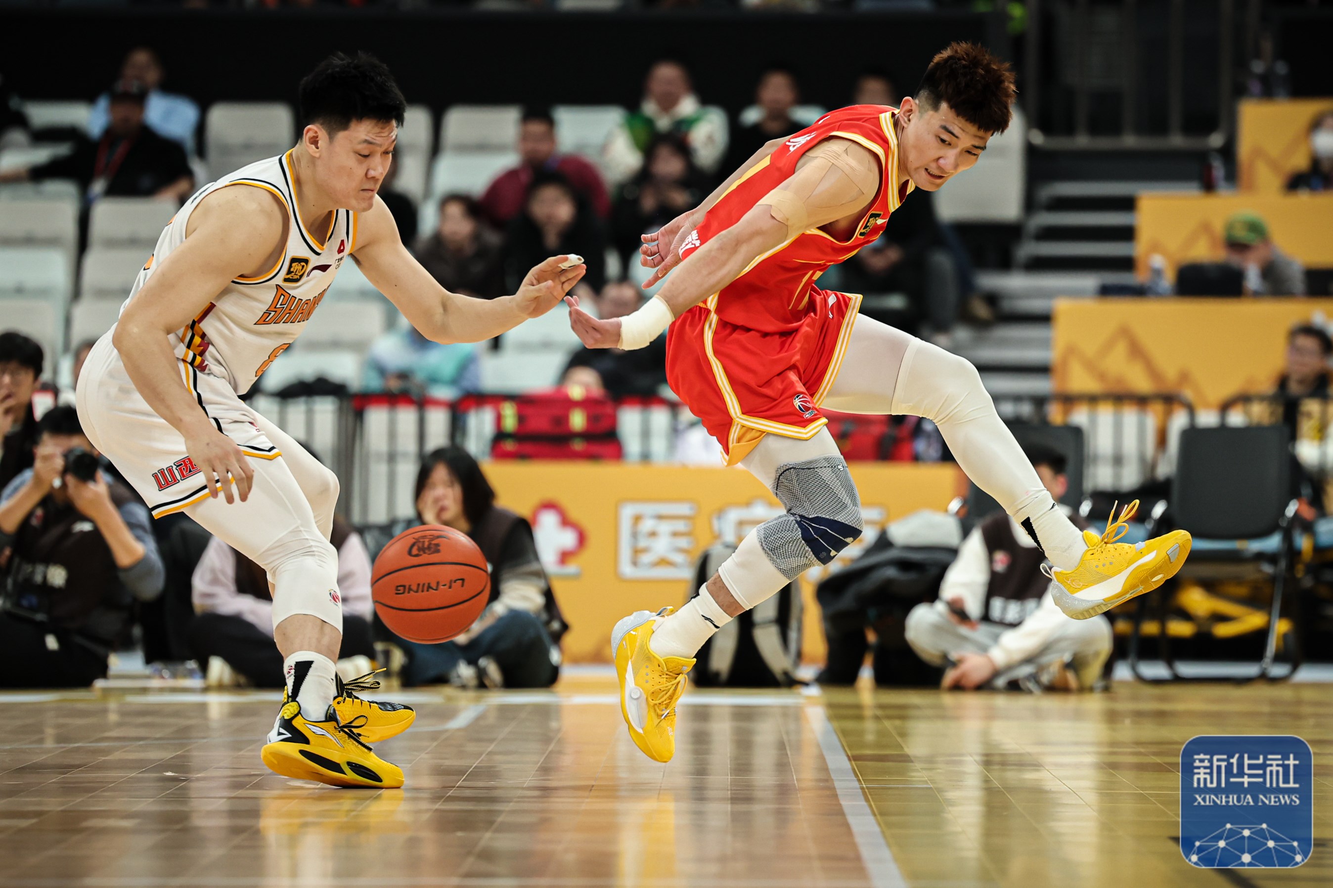 包含浙江队今晨刷新队史纪录，志在CBA常规赛名次提升，引发热议，阵容厚度经受考验的词条