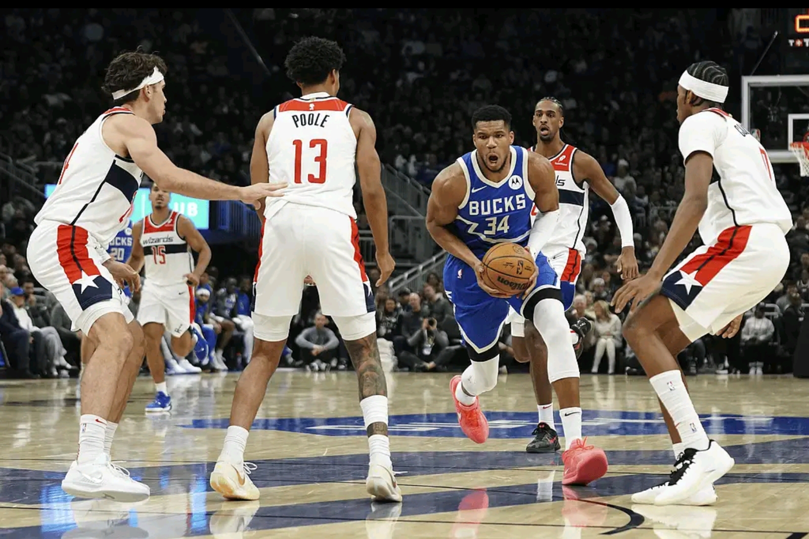 关于密尔沃基雄鹿发布备战花絮,清晨再遭质疑,欧篮联任务艰巨,球队文化再被提及的信息 关于密尔沃基雄鹿发布备战花絮,清晨再遭质疑,欧篮联任务艰巨,球队文化再被提及的信息