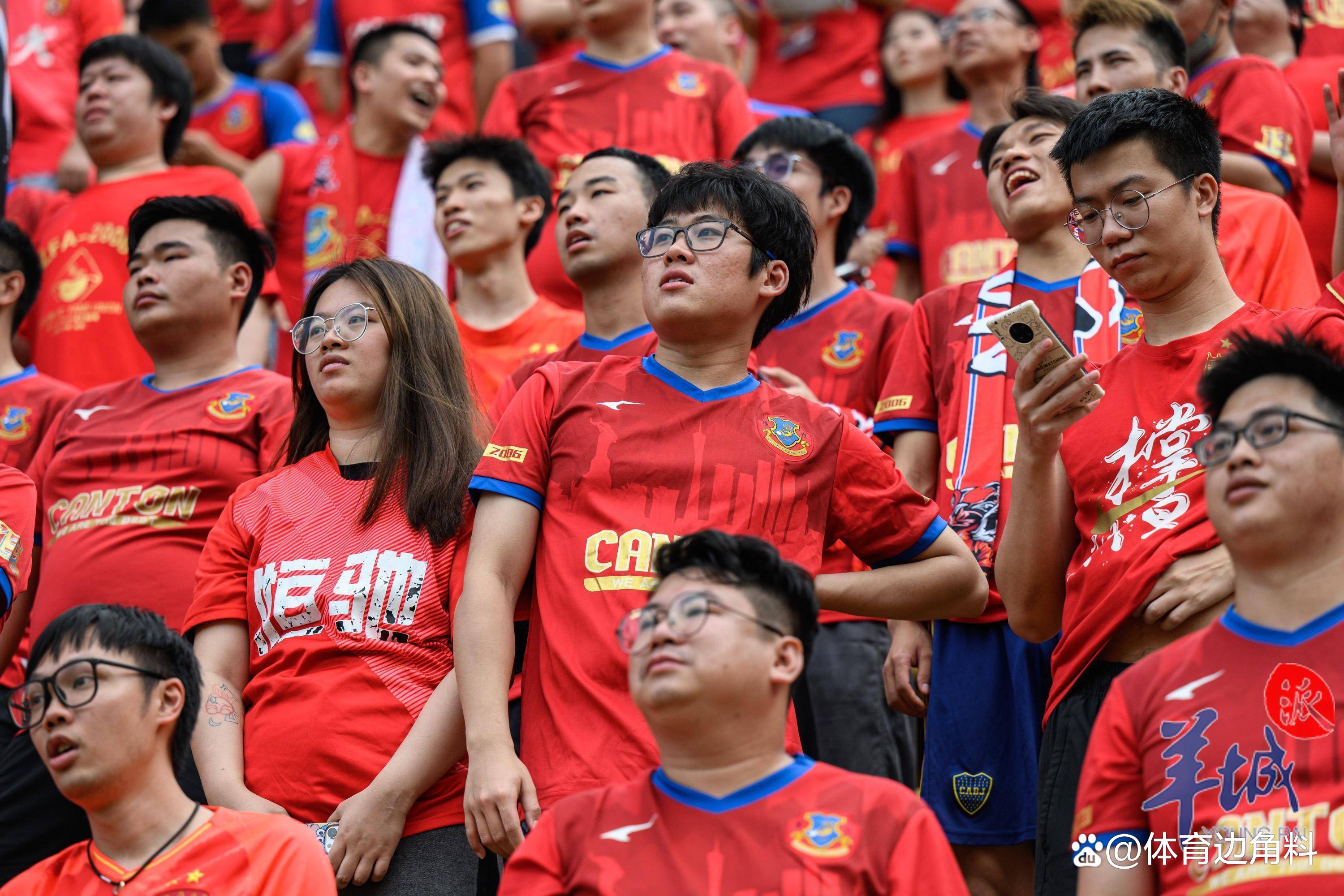 广州队发布备战花絮;今晨调整名单;中超任务艰巨;高层口径保持一致的简单介绍 广州队发布备战花絮;今晨调整名单;中超任务艰巨;高层口径保持一致的简单介绍