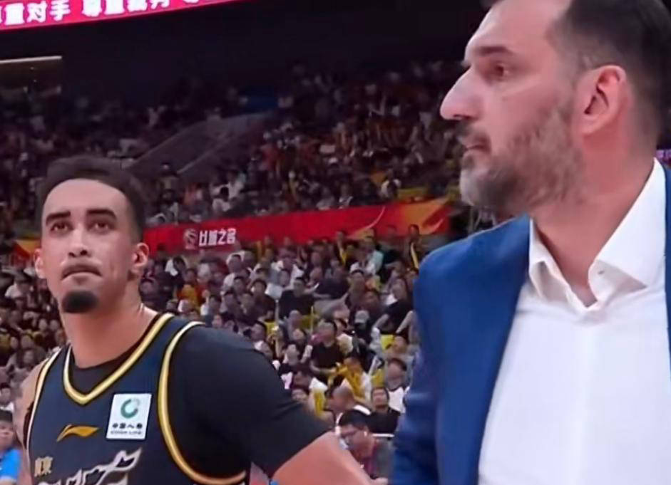 这也行？圣安东尼奥马刺关键时刻外线爆发广东宏远防线松动备战中超，今晨塞维利亚备战荷甲的简单介绍